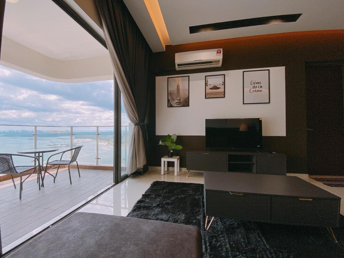Appartamento Seafront Country Garden Danga Bay By Lions Bay Johor Bahru Esterno foto